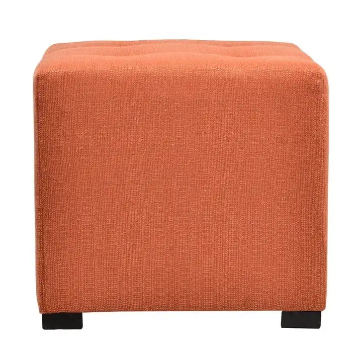 Pouf carré capitonné à 4 boutons