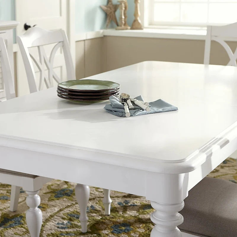 Table rectangulaire blanche avec pieds